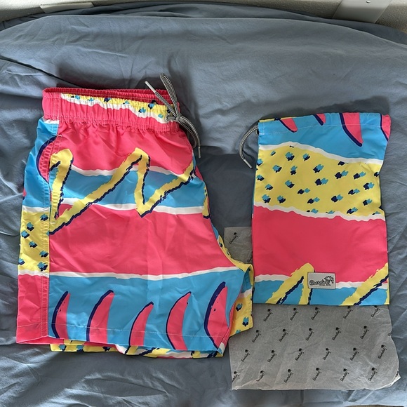 Boardies fresh shortie swim trunks with storage bag in Fresh Prince print - Picture 5 of 8